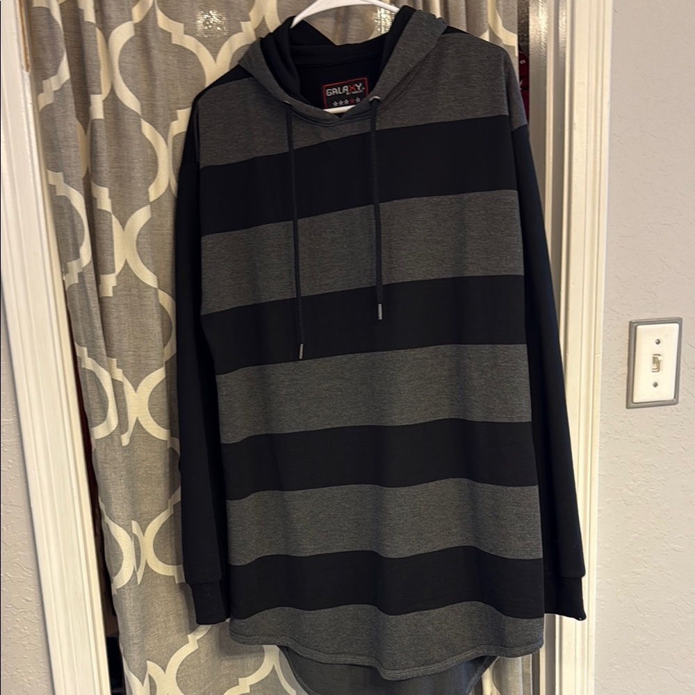 Galaxy By Harvic Men's Black and Gray Striped Hoodie